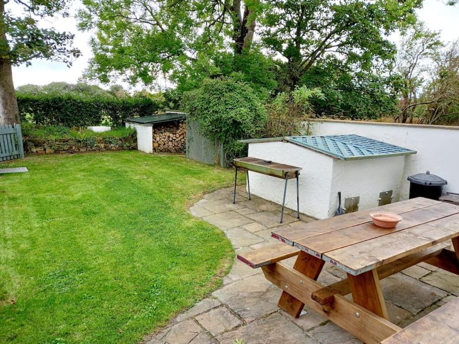 Rhos Y Bel Cottage Angelsey Llangadwaladr  Zewnętrze zdjęcie