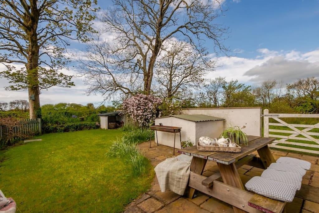 Rhos Y Bel Cottage Angelsey Llangadwaladr  Zewnętrze zdjęcie